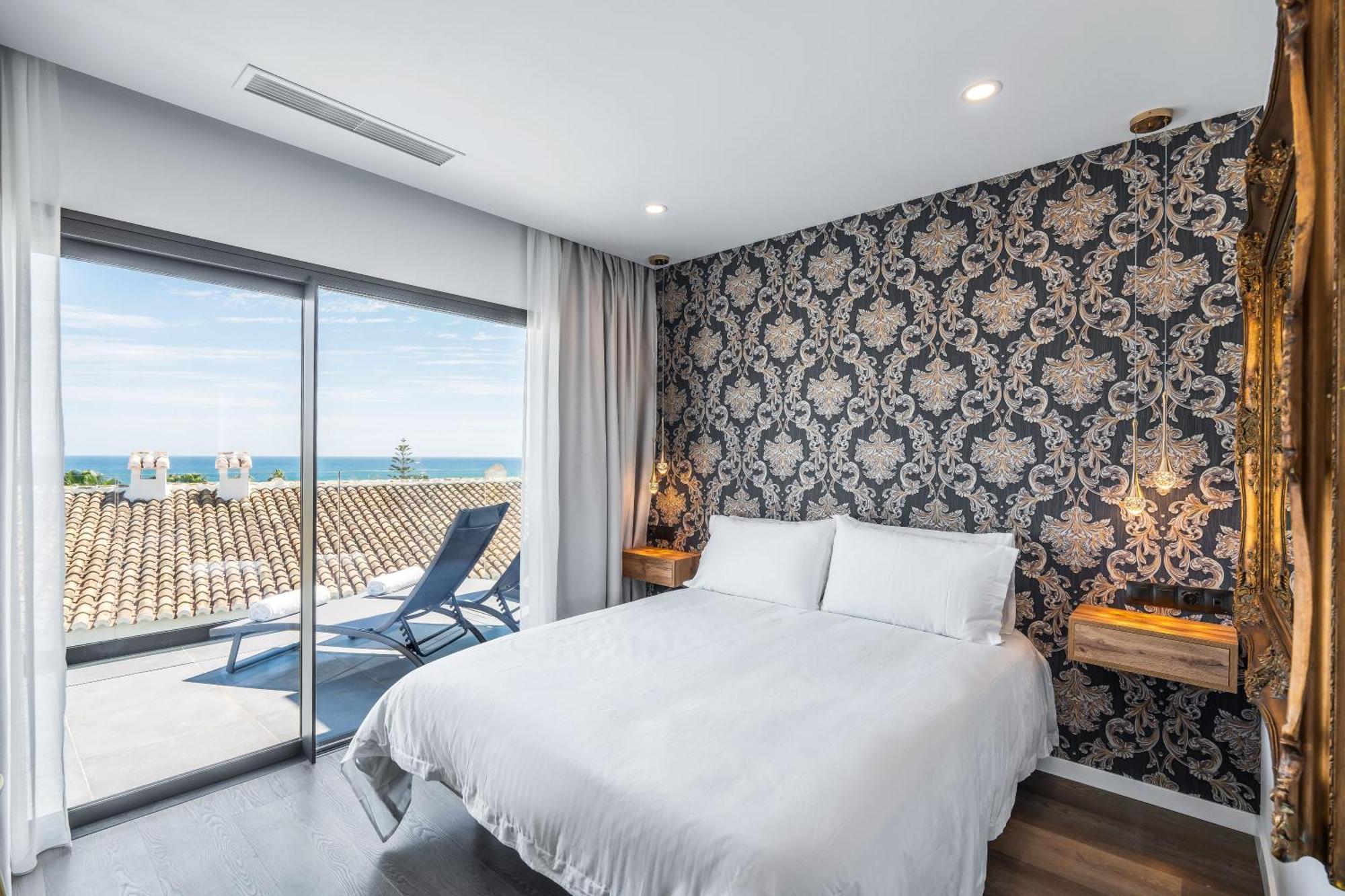 The Orange House Boutique Hotel And Upstairs Rooftop Bar Center Of La Cala De Mijas 100M From The Beach Zewnętrze zdjęcie
